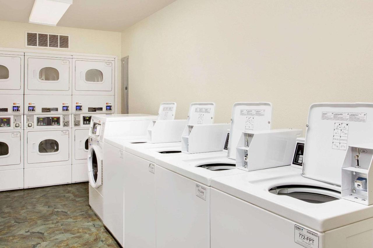 Woodspring Suites Fort Wayne Bagian luar foto